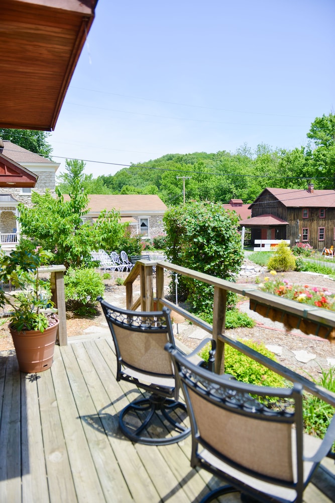 The Green Tree Inn - photo 48