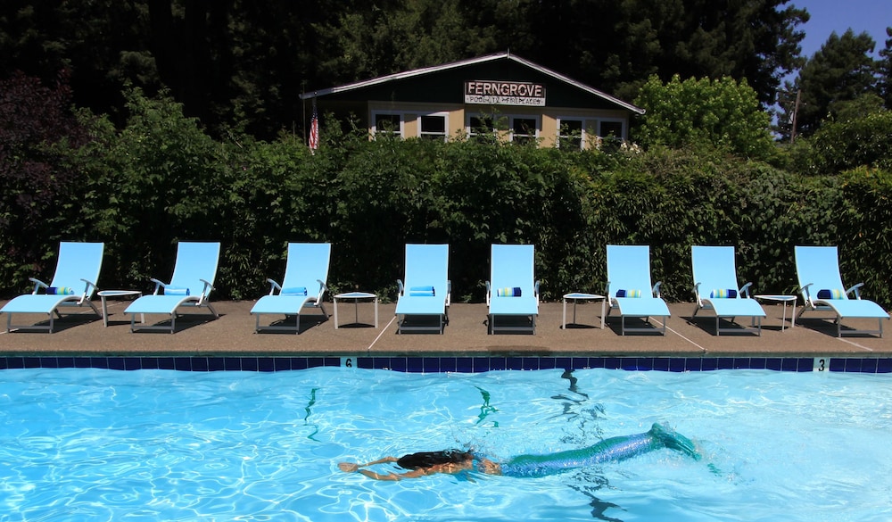 Fern Grove Cottages — hotel in Guerneville
