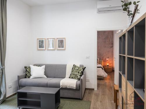 Prince Suite Trains 4 Min AC Super Wifi — 4-Star Luxury Hotel in Genoa, Italy
