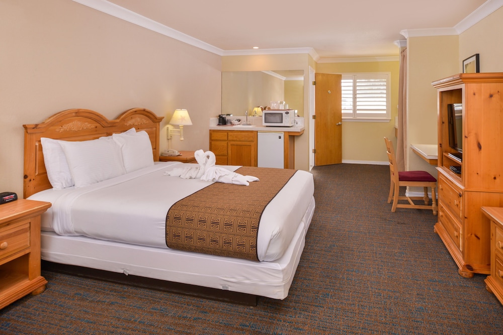 Cayucos Beach Inn - photo 8