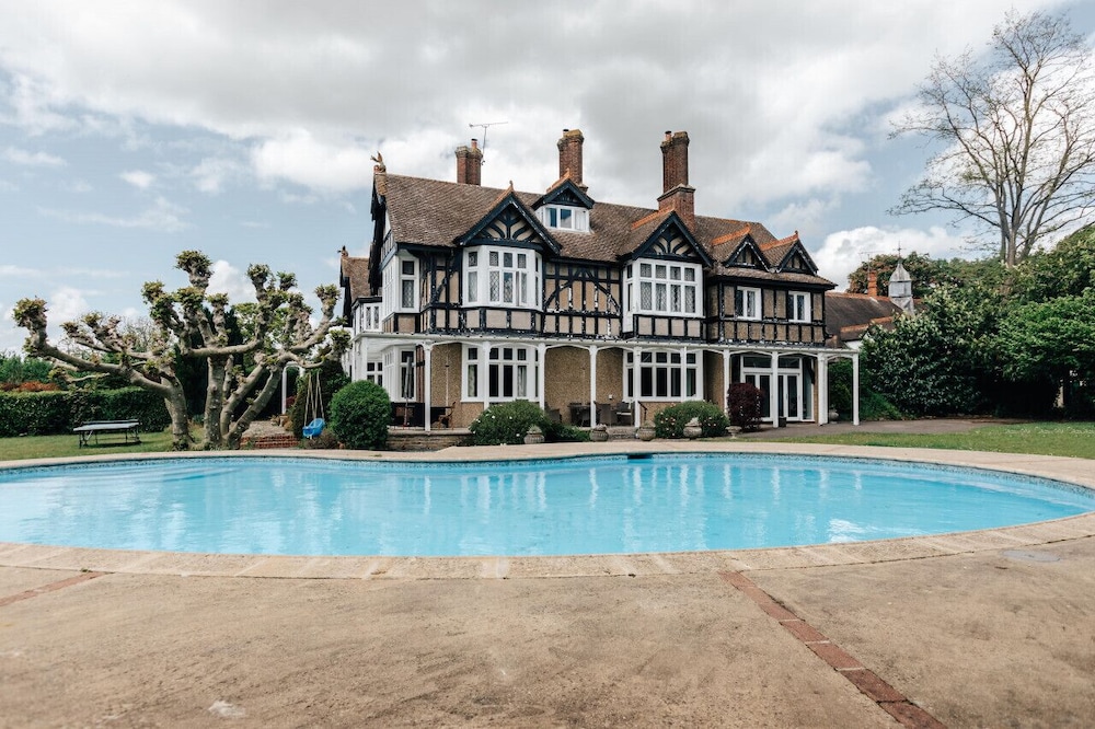 Waterfront Retreat in Hambleden in Henley-On-Thames, United Kingdom