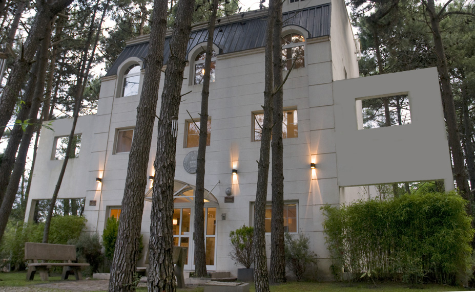 Colina Blanca Apart Hotel in Villa Gesell, Argentina