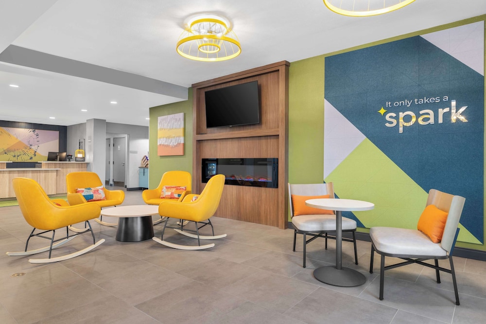 Spark by Hilton Colorado Springs I 25 Central - photo 4