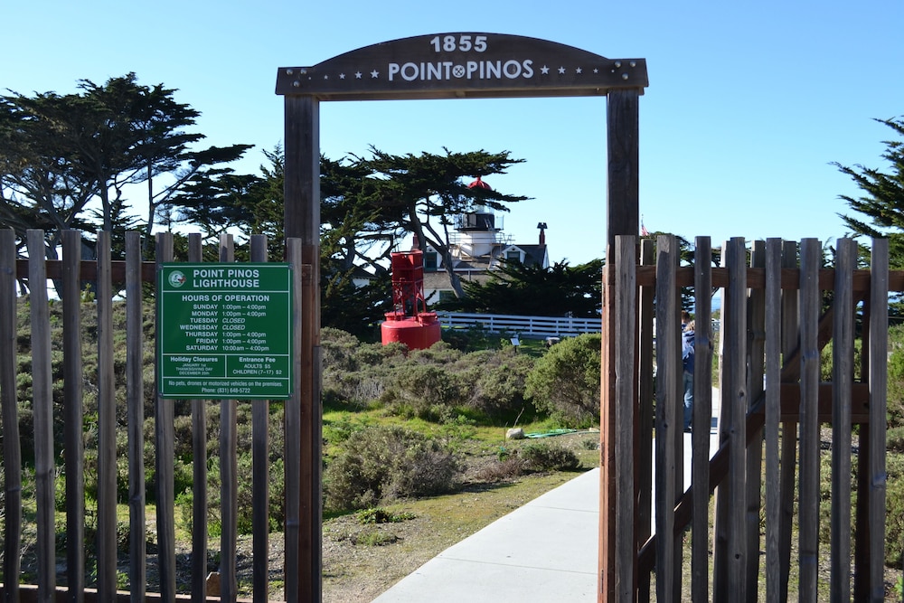 Monterey Peninsula Inn - photo 34