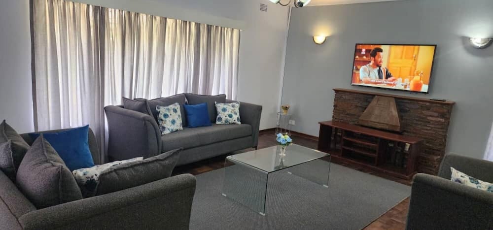 Lovely 3 bed in Mount Pleasant 2153 — 4-Star Luxury Hotel in Harare, Zimbabwe