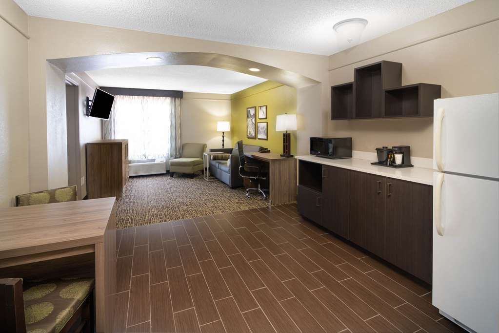 La Quinta Inn & Suites by Wyndham Atlanta Stockbridge - photo 8