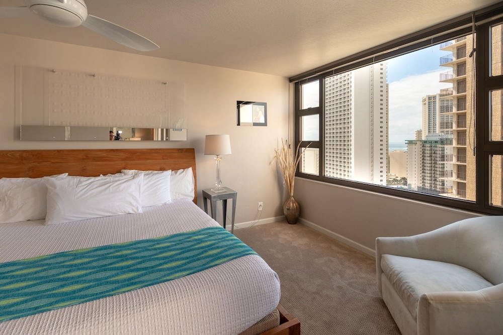 High Level Waikiki Condo Enjoy Ocean Views From Your Private Lanai by Koko Resort Vacation Rentals - photo 6