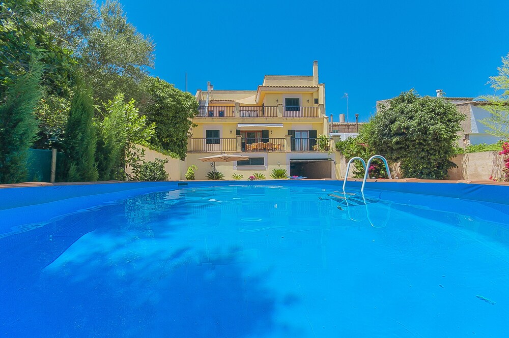 Villa La Clastra — 4-Star Luxury Hotel in Maria De La Salut, Spain