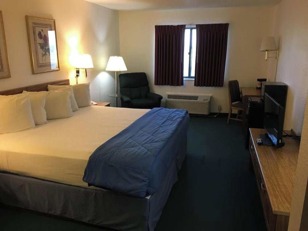 Capital O Amerihost Inn and Suites Mexico Hwy 54 MO - photo 14