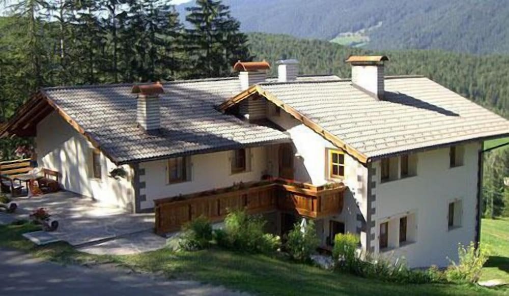 Chalet Alpina — 4-Star Luxury Hotel in Castelrotto, Italy