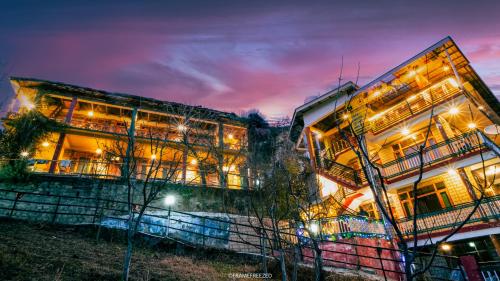 Timberwolves - carbon neutral hotel in Manali