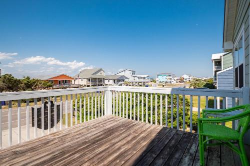 Beach Barracks by Oak Island Accommodations - photo 23