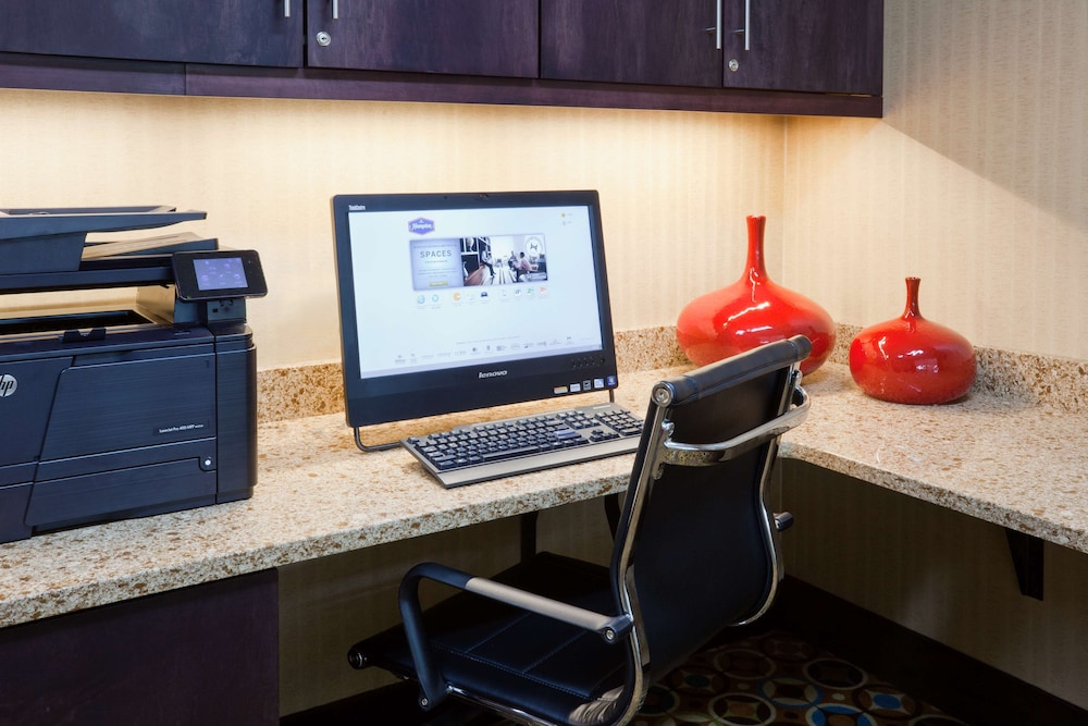 Hampton Inn North Sioux City - photo 33