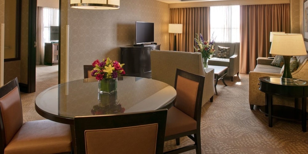 Isle Casino Hotel Bettendorf - photo 21