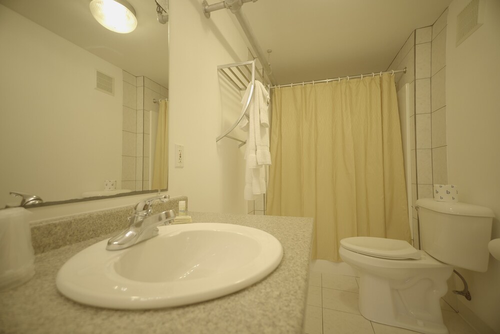 Betty Doon Hotel - photo 12