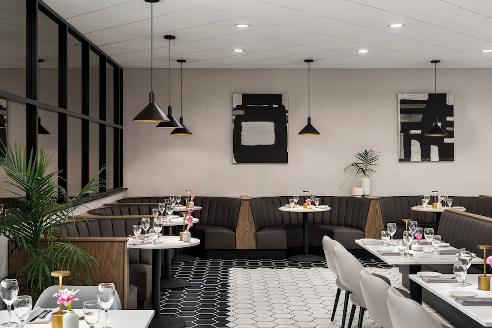 Crowne Plaza Auburn Hills by IHG - photo 51