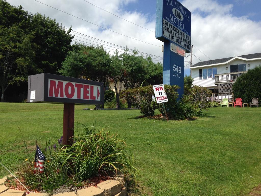 Admiral Motel - photo 10