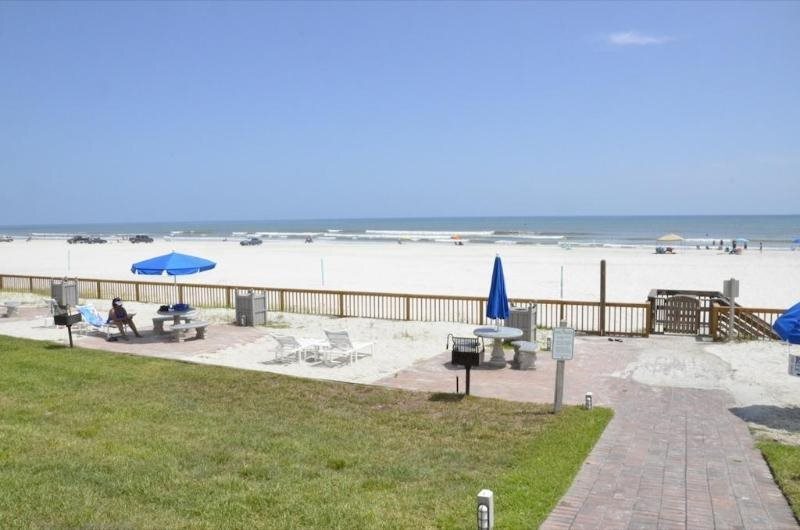 Coconut Palms Beach Resort - photo 9