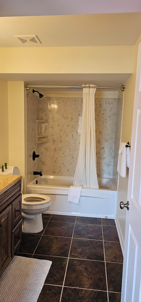 Beverly hills inn - photo 30