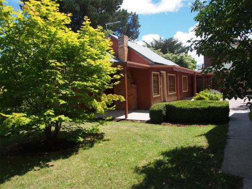 Tahara Cottage — 4-Star Luxury Hotel in Deloraine, Australia