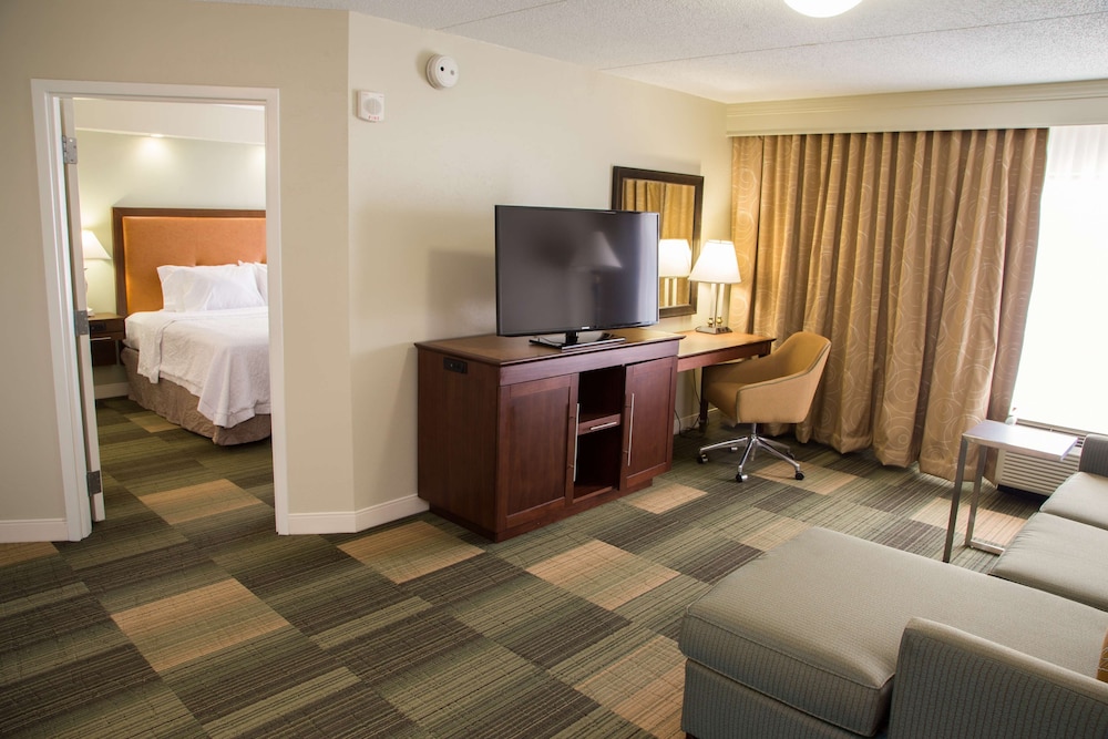 Hampton Inn & Suites Albany Downtown - photo 19