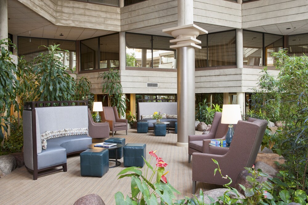Indian Lakes Hotel - photo 3