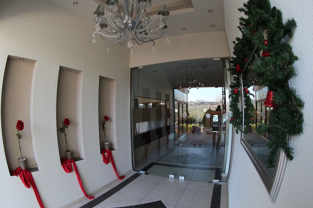 Four Seasons Hotel — Thermi — photo 2