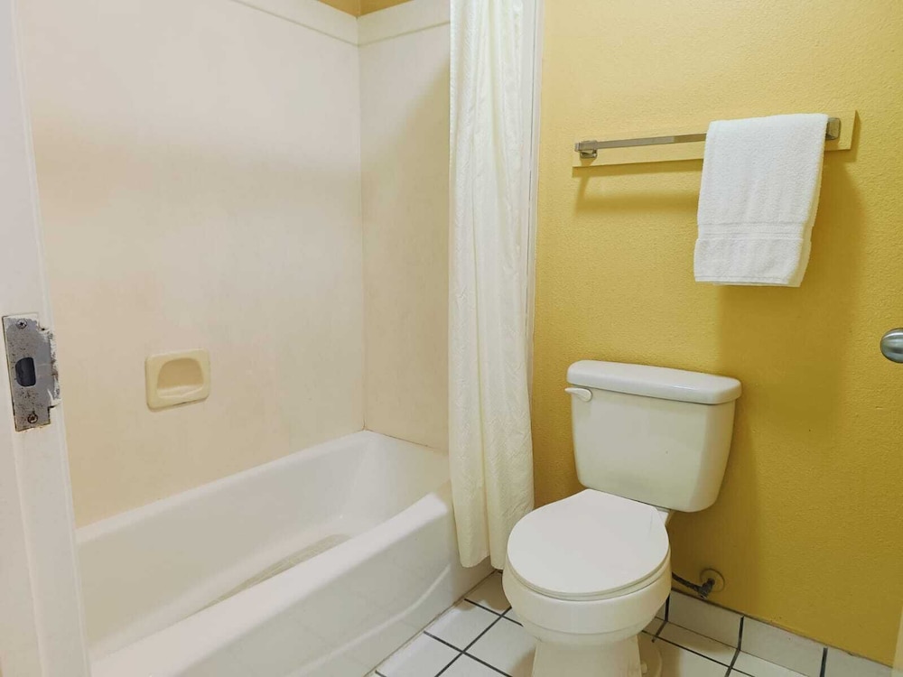 Heights Inn - photo 32