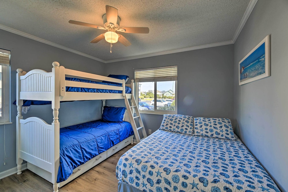 Emerald Isle Resort Style Condo Walk to Beaches - photo 4