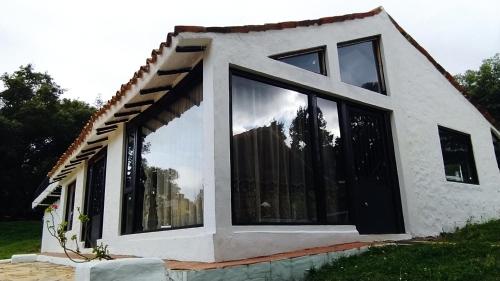 Casa Florence Guatavita — 4-Star Luxury Hotel in Guatavita, Colombia