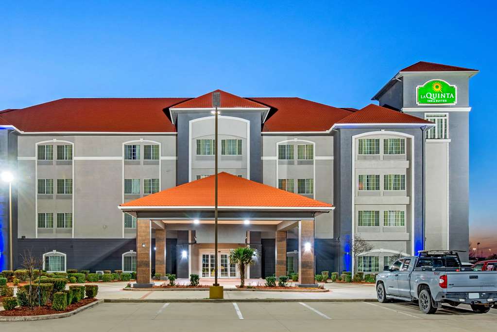 La Quinta Inn & Suites by Wyndham Gainesville - featured photo