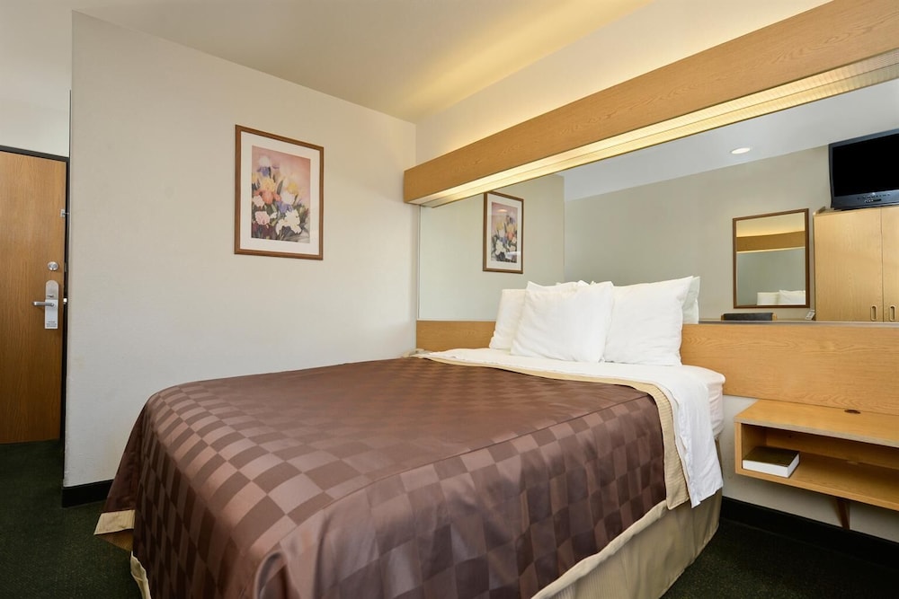 Americas Best Value Inn & Suites Ada - photo 11