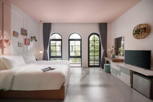 Nearby My Khe Beach Tropical House — 4-Star Luxury Hotel in Da Nang, Vietnam