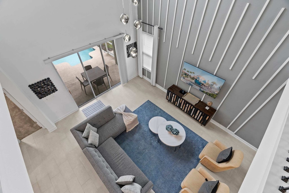 Chic Spacious 5BR Retreat Near Disney - photo 14