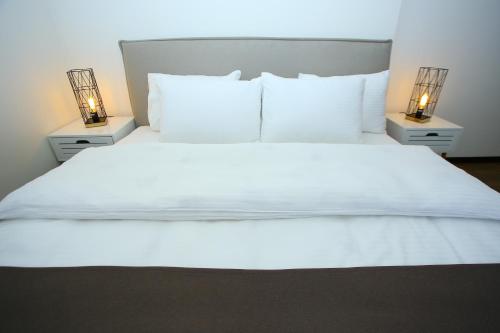 Wehost Apartment On site Pool & Gym Not Included