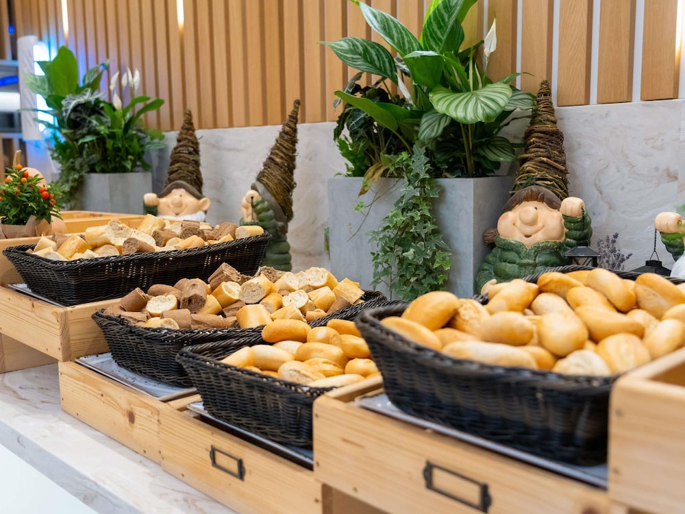 מזון ומשקאות