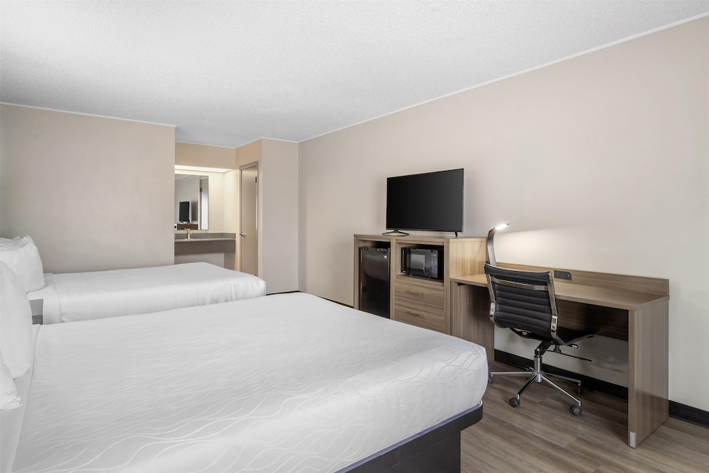 Days Inn by Wyndham Victoria TX East - photo 8