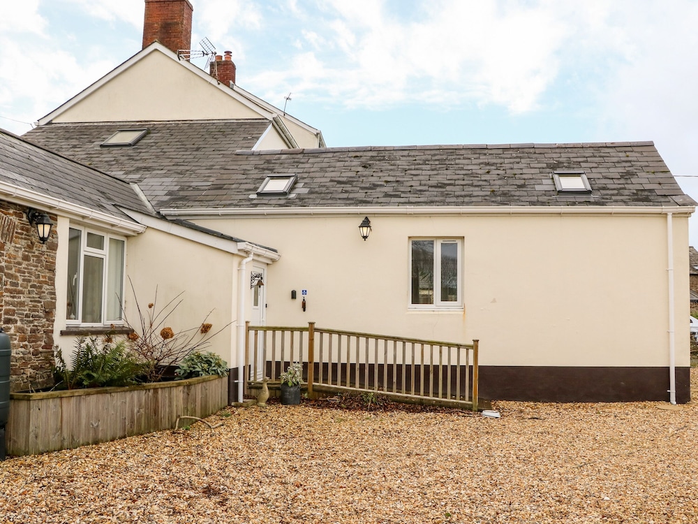 Littleham Court Cottage — 4-Star Luxury Hotel in Bideford, United Kingdom