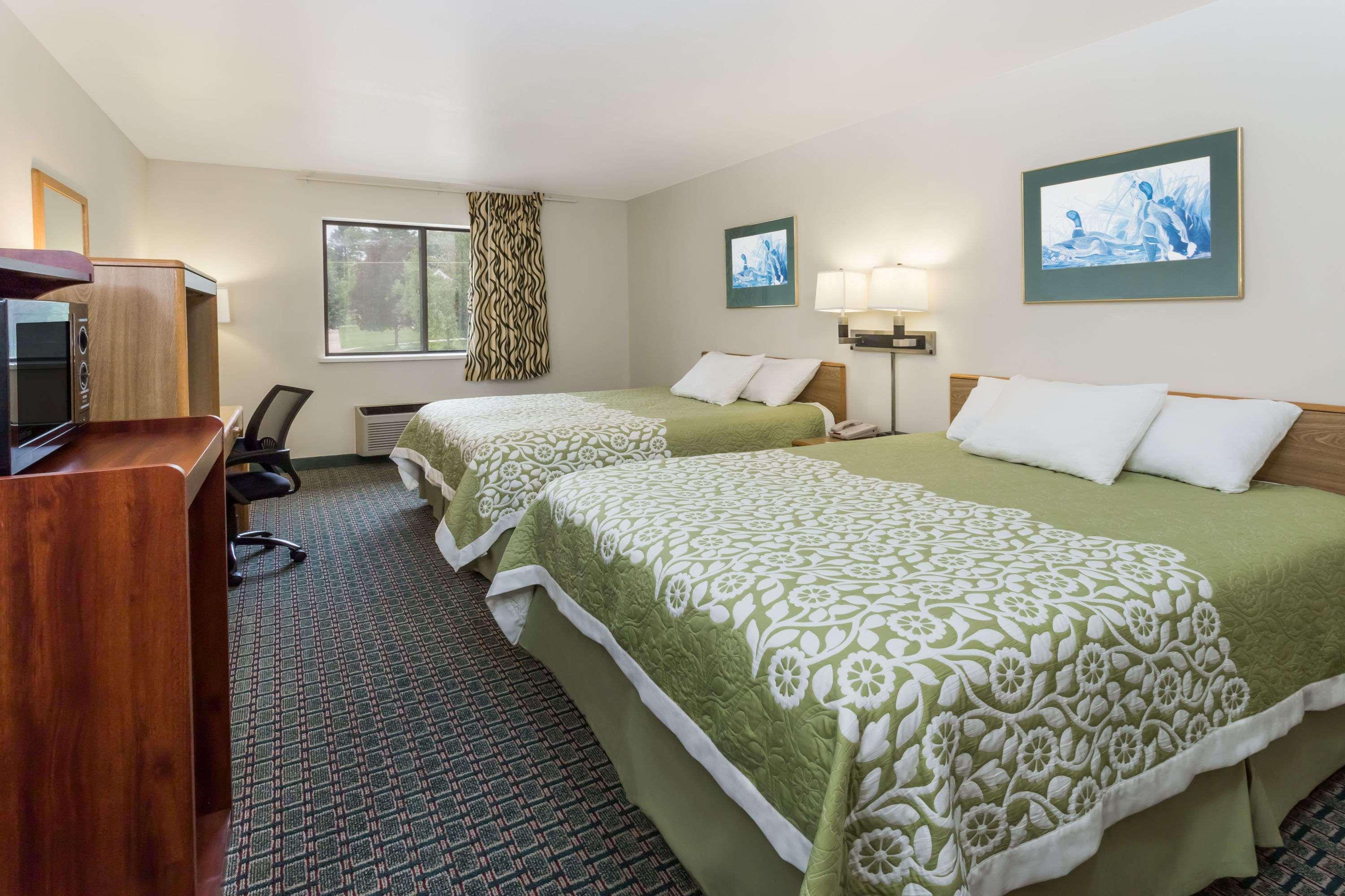 Days Inn by Wyndham Stoughton WI. - photo 6