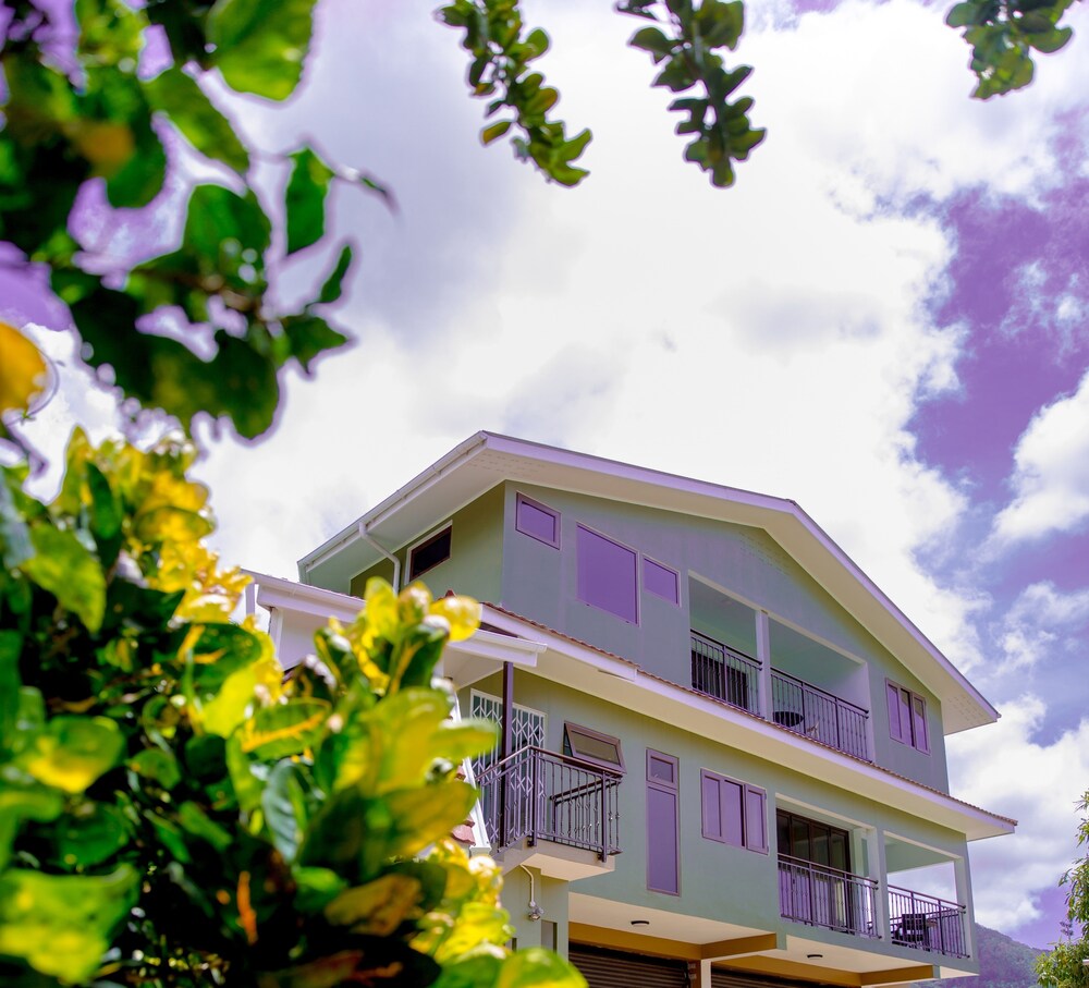 Cap sud self catering — 4-Star Luxury Hotel in Anse Boileau, Seychelles