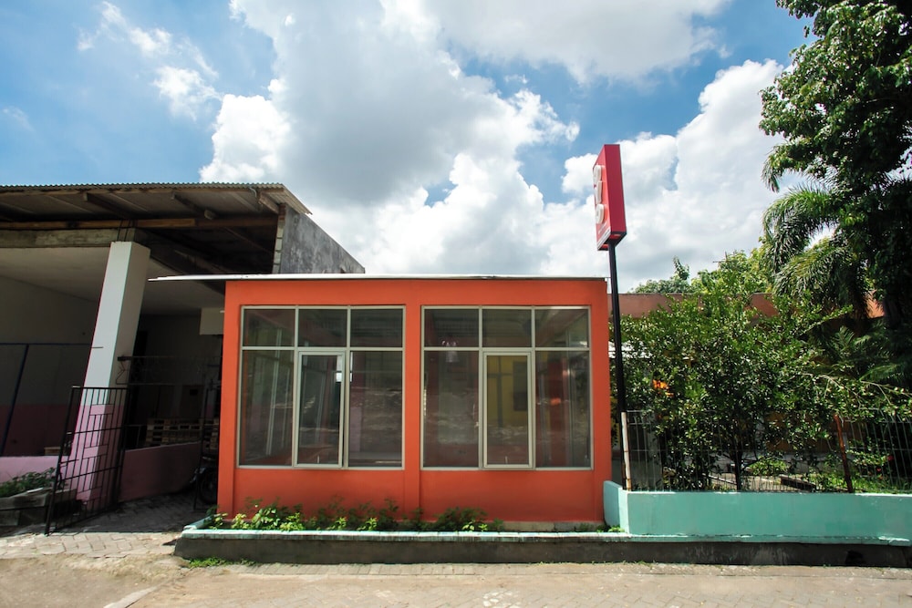 Hotel O Ibma Smart Syariah — hotel in Pandaan
