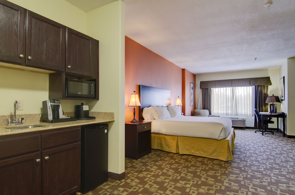 Holiday Inn Express Hotel & Stes Kansas City Sports Complex by IHG - photo 20