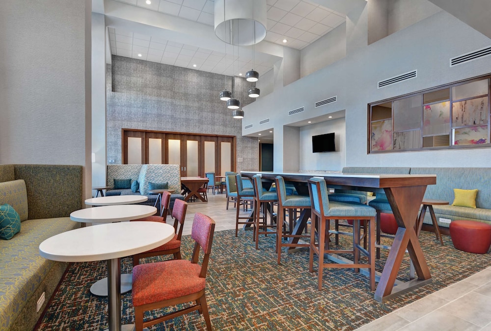 Hampton Inn & Suites Middleburg - photo 6