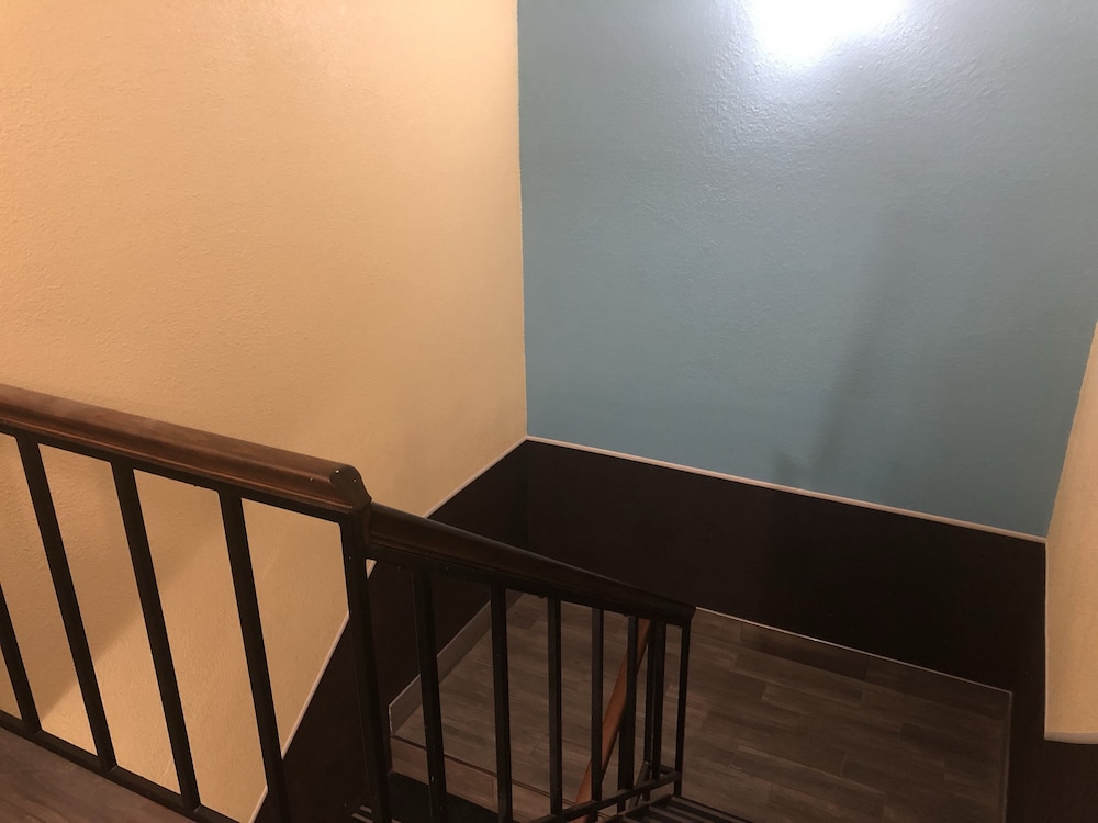 Days Inn by Wyndham Grove City Columbus South - photo 23