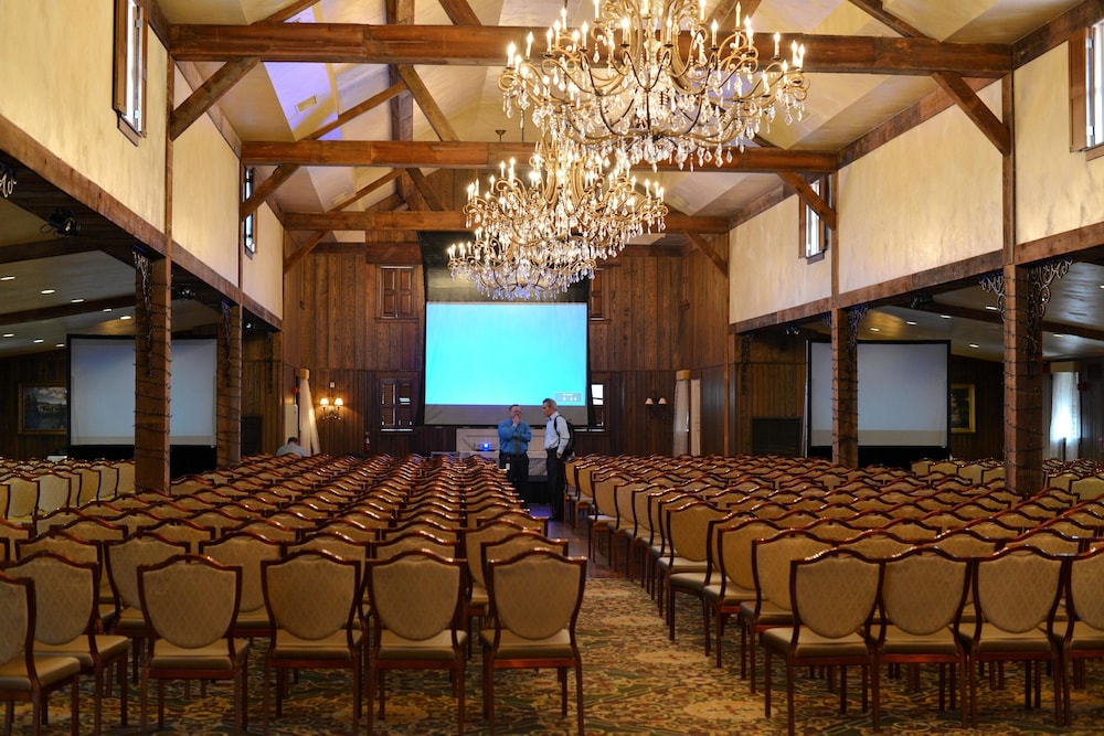 Normandy Farm Hotel and Conference Center - photo 26