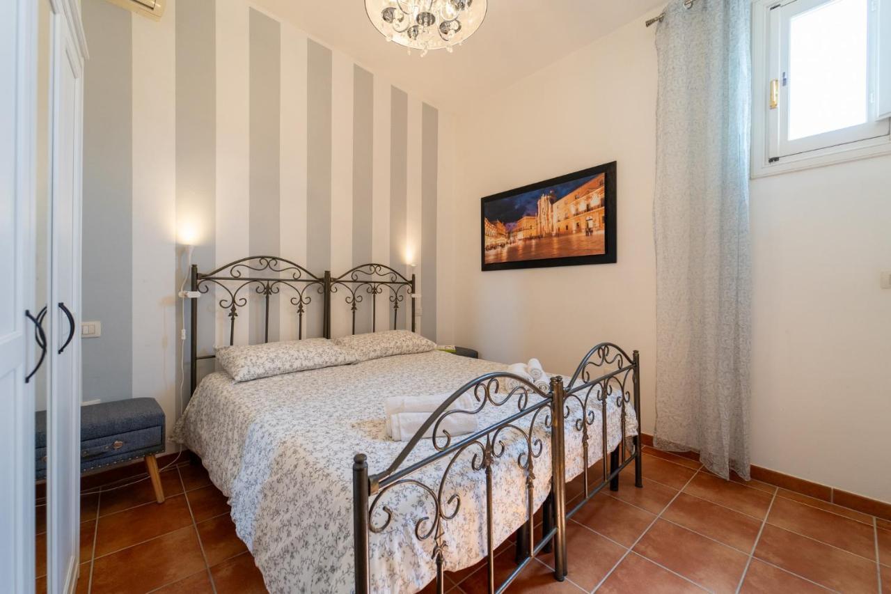 GuestHost La Casa dei Mori Ortigia Central Apartment — 4-Star Luxury Hotel in Siracusa, Italy
