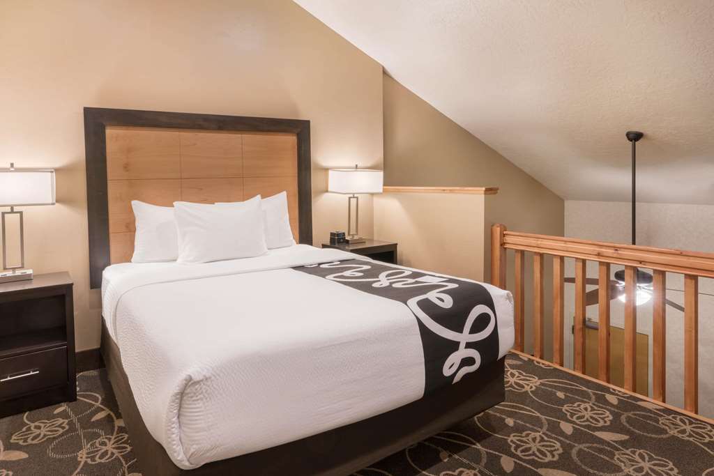 La Quinta Inn & Suites by Wyndham Idaho Falls Ammon - photo 59