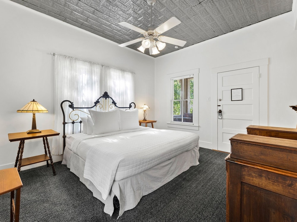 The Meyer Hotel - photo 34