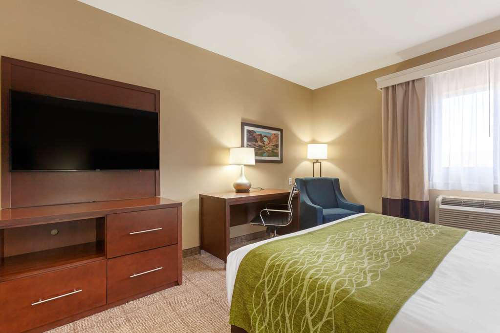 Comfort Inn & Suites Page at Lake Powell - photo 18