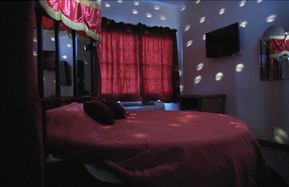 Smithtown Inn - photo 4